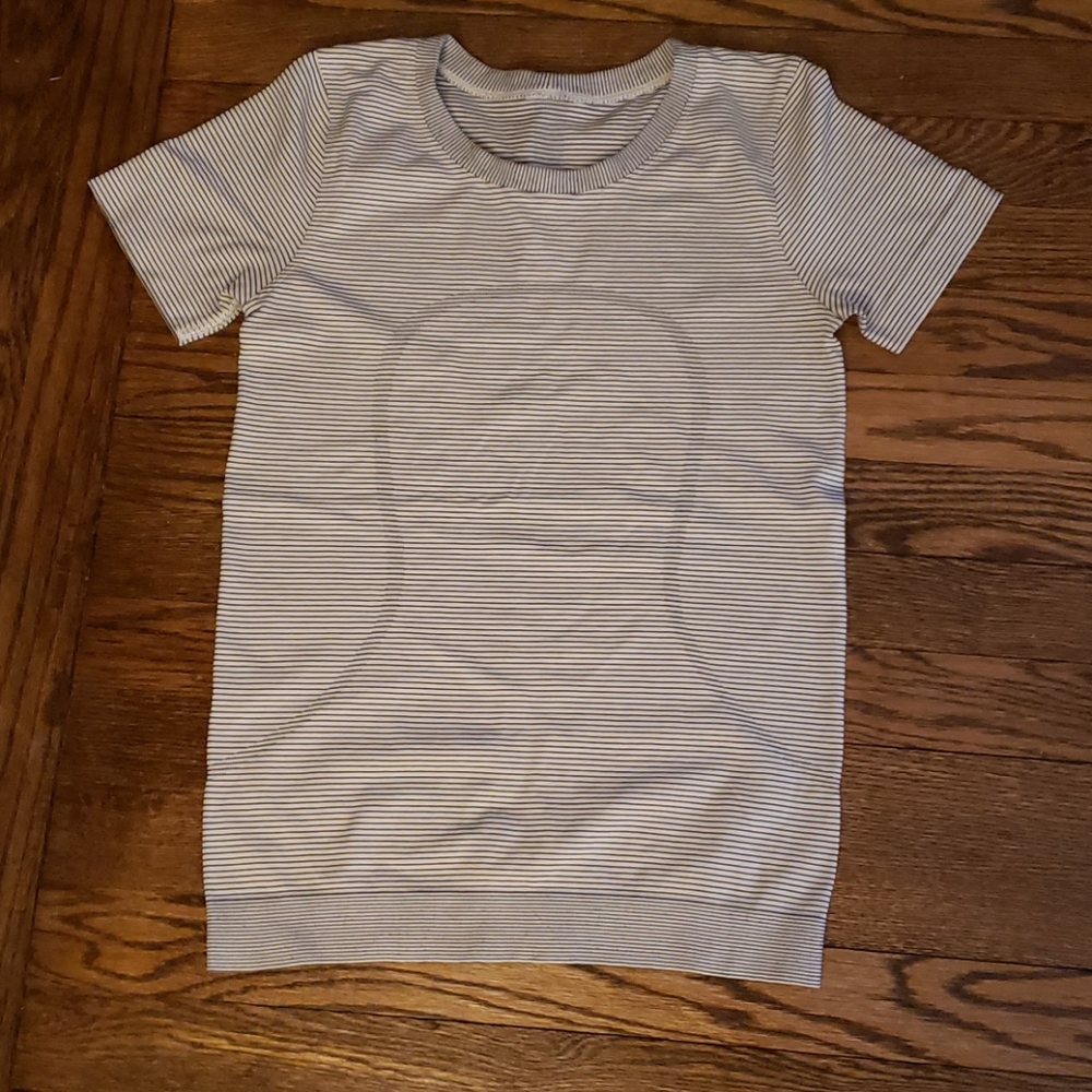 Swiftly Short Sleeve